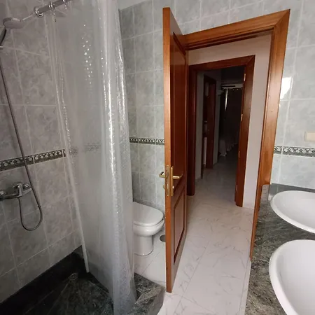 Casa Casablanca Carlos Park, Tranquil Yet Area 15 Minutes Walk To Town Centre بيت للعطل بلايا بلانكا