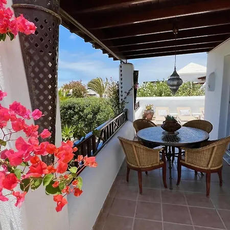 Nyaraló Casa Casablanca Carlos Park, Tranquil Yet Area 15 Minutes Walk To Town Centre