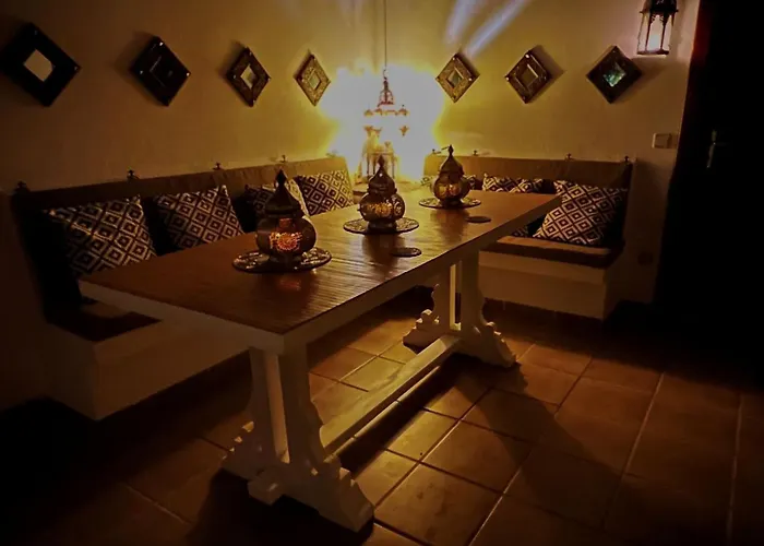 Casa Casablanca Carlos Park, Tranquil Yet Area 15 Minutes Walk To Town Centre بيت للعطل *