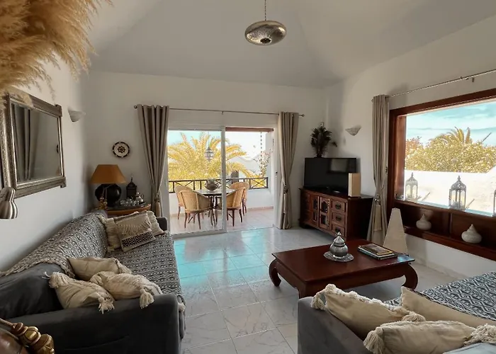 بيت للعطل Casa Casablanca Carlos Park, Tranquil Yet Area 15 Minutes Walk To Town Centre *