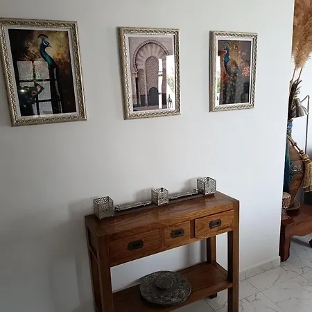 Дом отдыха Casa Casablanca Carlos Park, Tranquil Yet Area 15 Minutes Walk To Town Centre Коста Бланка