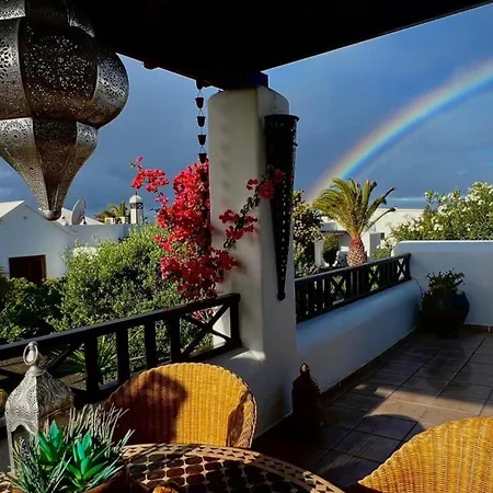 Casa Casablanca Carlos Park, Tranquil Yet Area 15 Minutes Walk To Town Centre Holiday home